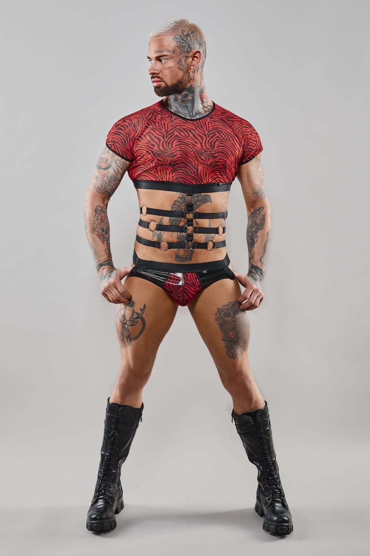 Harness T-Shirt "Rodrigo" von Regnes Fetish Planet - Hinreissend