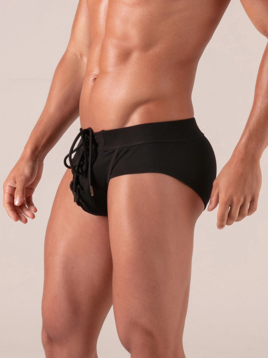 Absolu Male TOF Paris – Laced Briefs – Absolu Male – Detail – sexy maskuliner Herrenlook in Schwarz