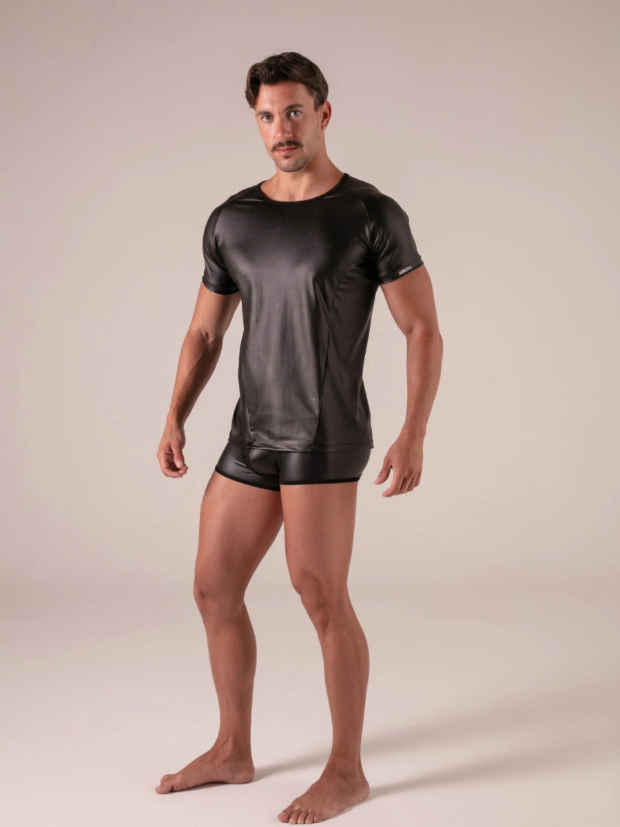 Absolu Male TOF Paris – Master T-Shirt – Absolu Male – Seitenansicht – sexy maskuliner Herrenlook in Schwarz