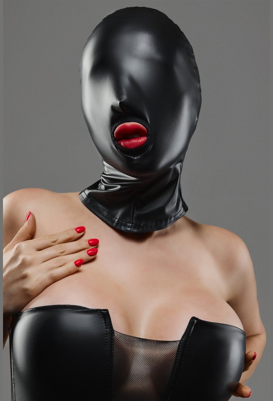 Schwarze Maske aus Wetlook - Demoniq - Hinreissend