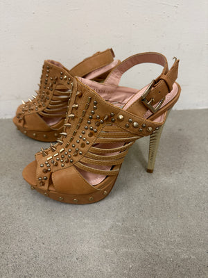 High heels brown