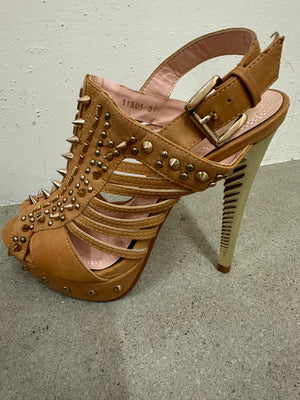 High heels brown
