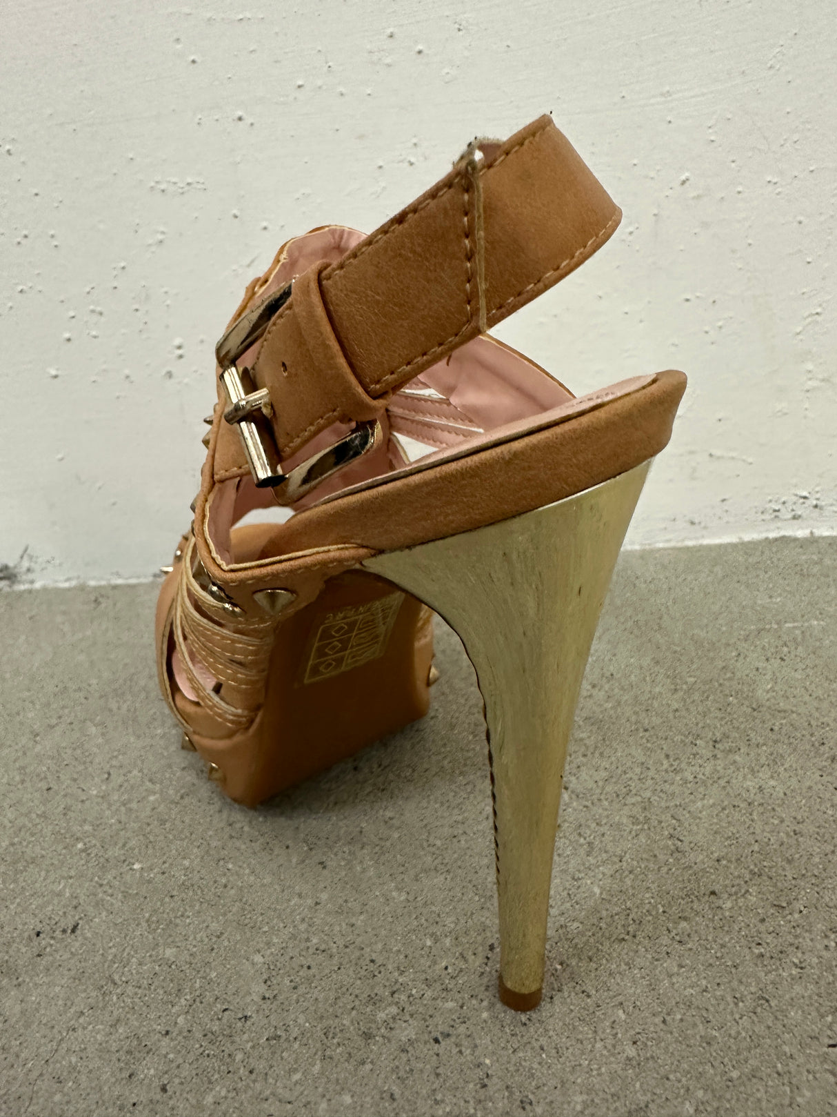 High heels brown