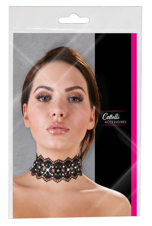 Gestricktes Halsband mit Perlen und Strasssteinen - Hinreissend