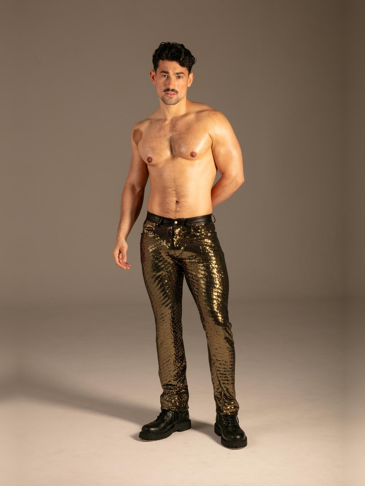 Glitzer Hose Glamour Glow Gold Herren von vorne – KYNX