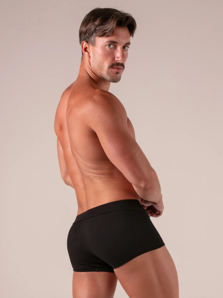 Absolu Male TOF Paris – Laced Trunks – Absolu Male – Rückansicht – sexy maskuliner Herrenlook in Schwarz