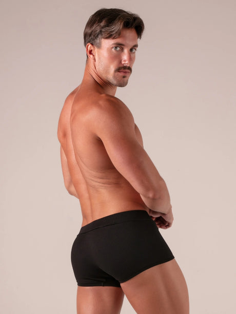 Absolu Male TOF Paris – Laced Trunks – Absolu Male – Rückansicht – sexy maskuliner Herrenlook in Schwarz