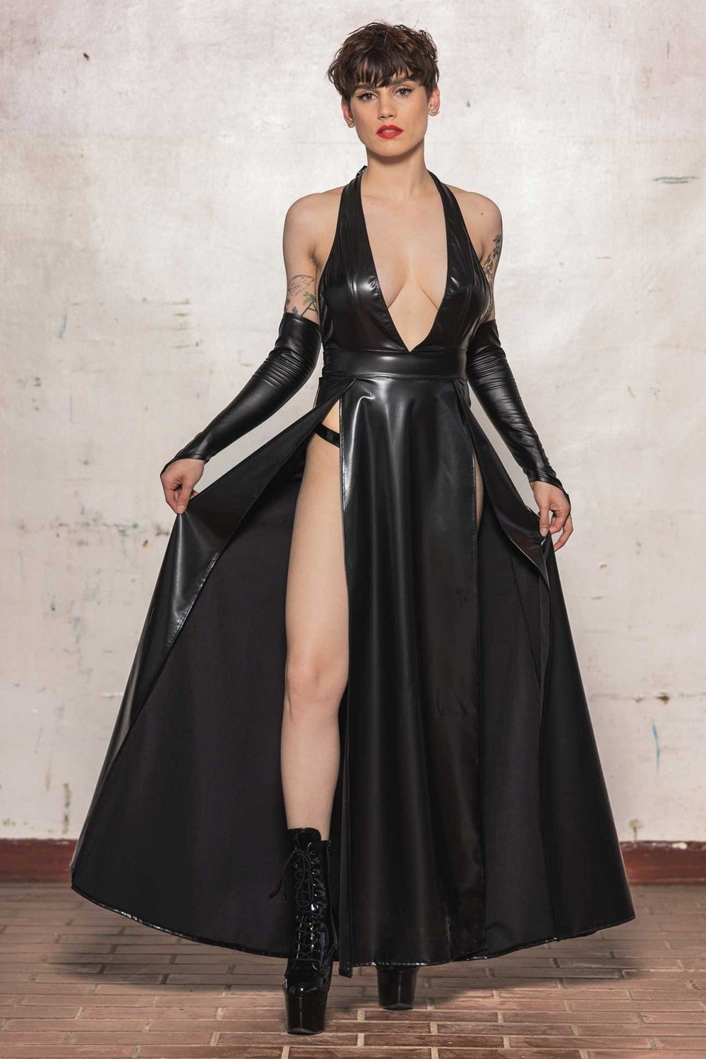 Lilith Kleid in mattem Lack - Hinreissend
