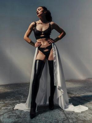 Luxure Tanga aus Kunstleder – Impudique