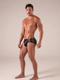 Absolu Male TOF Paris – Master Briefs – Absolu Male – Seitenansicht – sexy maskuliner Herrenlook in Schwarz