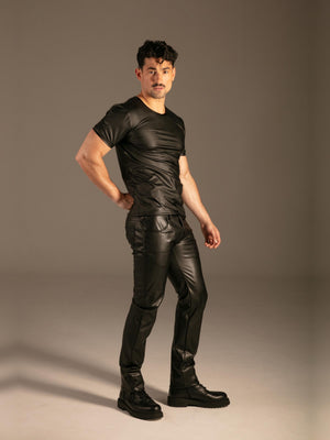 Wetlook T-Shirt Schwarz Herren seitlich – KYNX